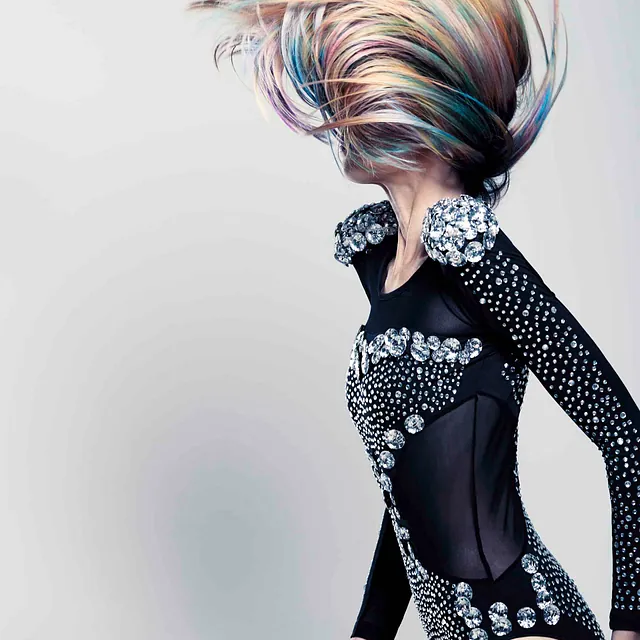 Extensions in Frankfurt am Main - Model mit Haarverlängerung